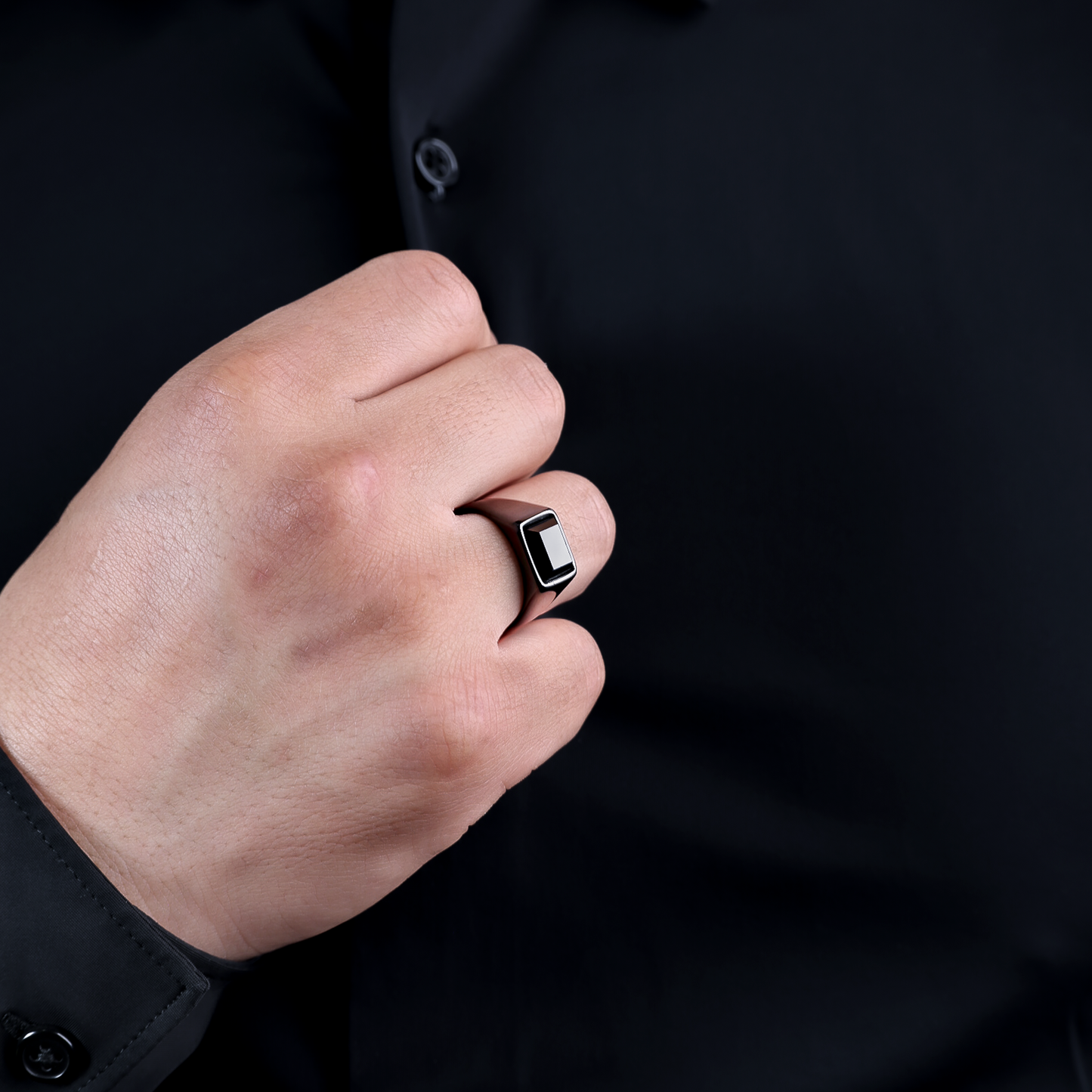 SIGNET RING – OBSIDIAN
