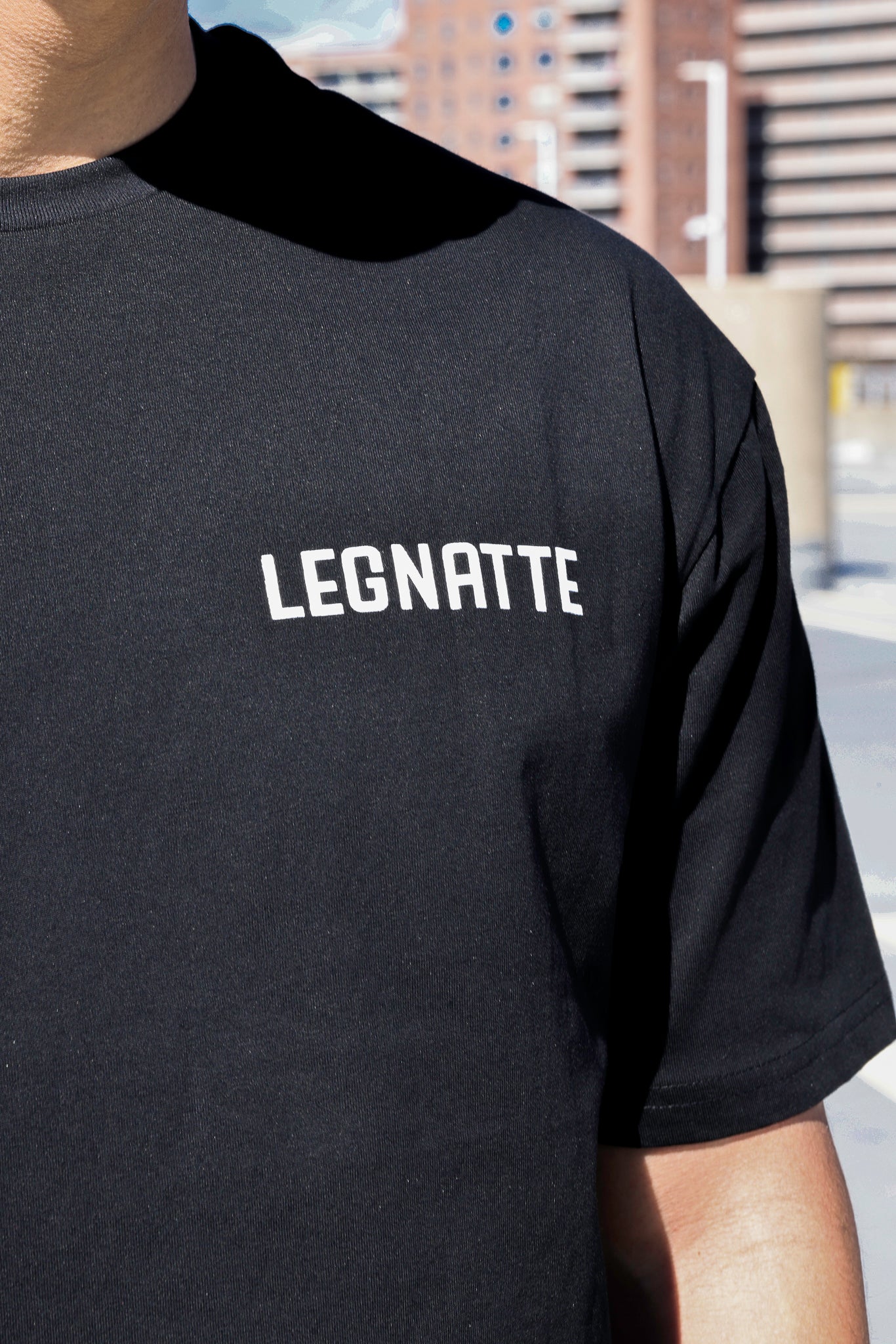 LONDON GRAPHIC TEE